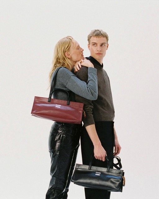 K WAY x CAHU K WAY and CAHU reinvent the Mamie Baguette model.A nod to the iconic bag of the 90s 4 Moyenne