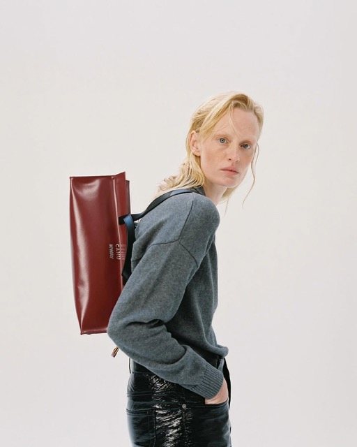 K WAY x CAHU K WAY and CAHU reinvent the Mamie Baguette model.A nod to the iconic bag of the 90s 6 Moyenne