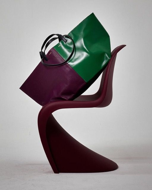 VITRA X CAHUPhotographe alex pommier Assises vitra Merci karin.gintz cahu cahuparis Moyenne