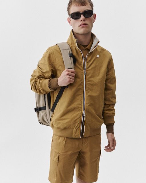 K Way Spring Summer 26. Discover the Collection at k way.com Moyenne